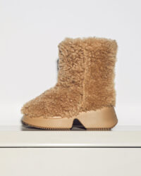 Loewe, boots, fashion, accessories, beauty, beauty product, productphotography, stilllife, photography, klas foerster