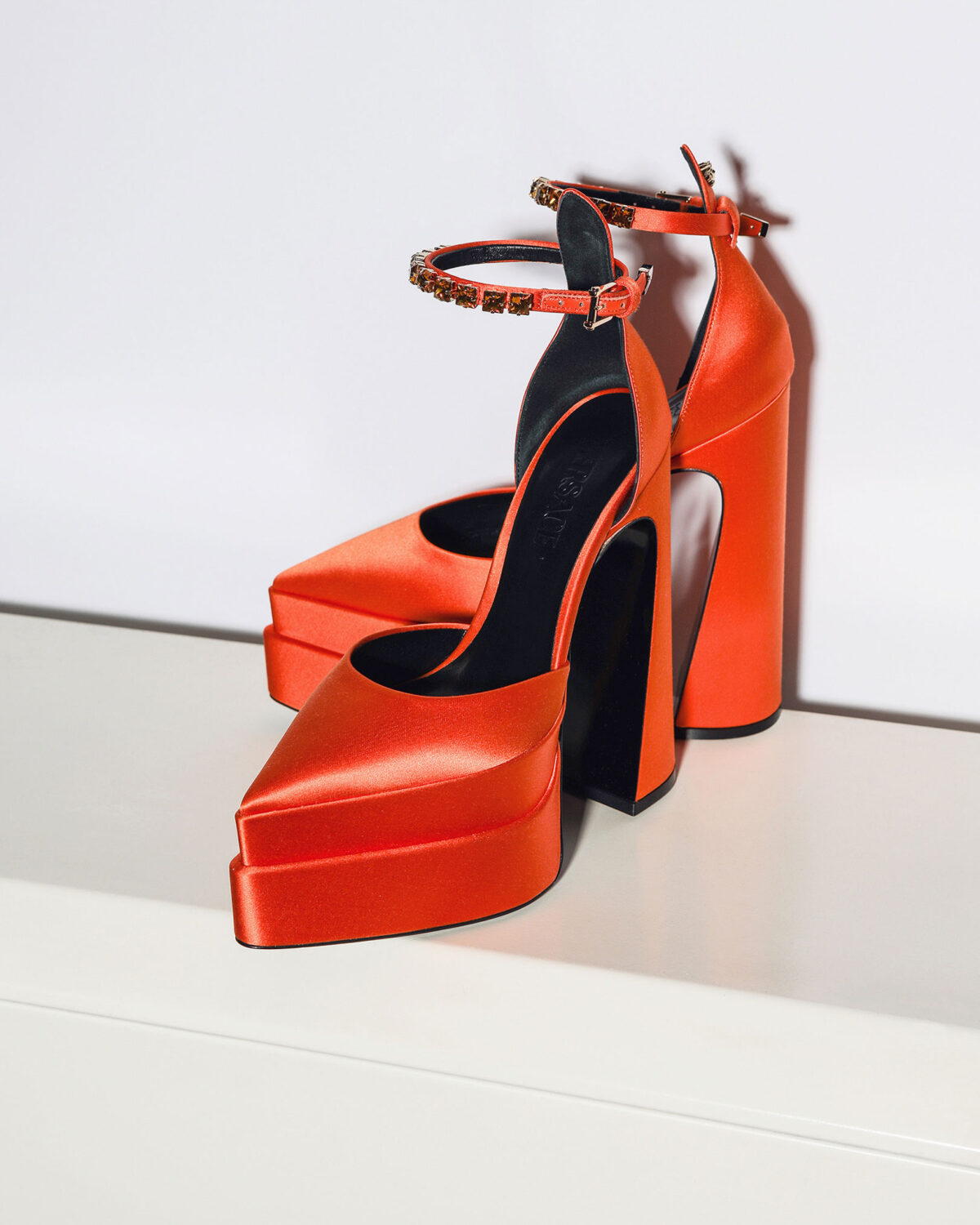 versace, shoes, heels, pumps, fashion, accessories, beauty, beauty product, productphotography, stilllife, photography, klas foerster